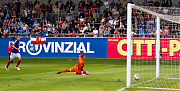 Heider mit dem 2:0  Fotos: O. Sindt