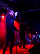 Phillip Boa und Pia Lund mit Musikern des Voodoo Clubs in der Kieler Pumpe