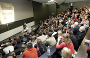 Großer Andrang herrschte bei der langen Vorlesungsnacht 2007 (Copyright: CAU, Foto: Michael August).