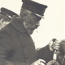 Stadtmuseum sucht das Vorbild der legendären Prinz-Heinrich-Mütze &ndash; Schlummert alte KYC-Schirmmütze auf einem Kieler Dachboden?