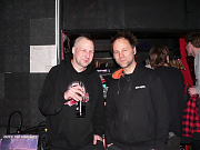 Drummer Jean Jacobi (links)und Cellist Patrick Cybinski (rechts) nach dem Auftritt in der Kieler Schaubude